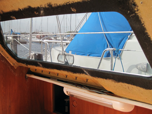 Maxi 909 / 999 Ruder og Nedgangsluge