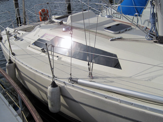 Maxi 909 / 999 Ruder og Nedgangsluge